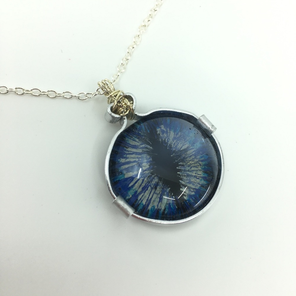 Hand Crafted Wire Wrapped Dragon Eye Pendant And Chainlink Necklace Silver Tone